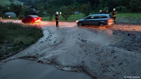 Včerajšnje močno neurje v Motniku (47)